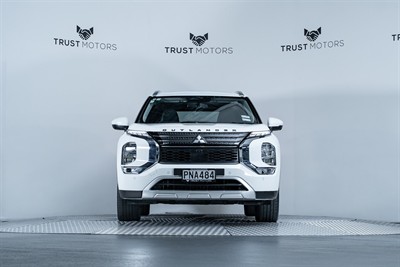 2022 Mitsubishi Outlander - Thumbnail