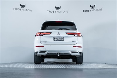 2022 Mitsubishi Outlander - Thumbnail