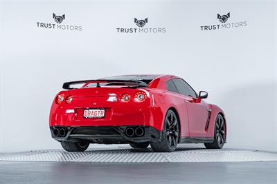 2010 Nissan GTR - Thumbnail