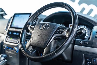 2019 Toyota Landcruiser - Thumbnail