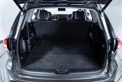 2017 Toyota Highlander - Thumbnail