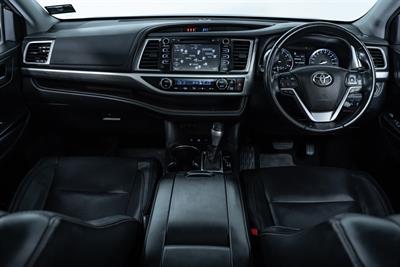 2017 Toyota Highlander - Thumbnail