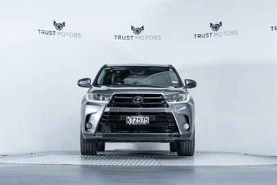 2017 Toyota Highlander - Thumbnail