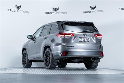 2017 Toyota Highlander - Thumbnail