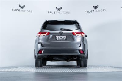 2017 Toyota Highlander - Thumbnail