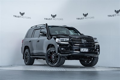 2017 Toyota Landcruiser - Thumbnail