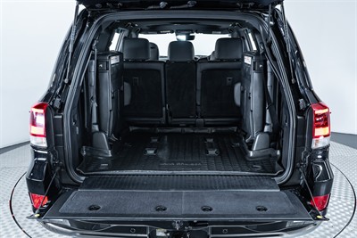 2017 Toyota Landcruiser - Thumbnail