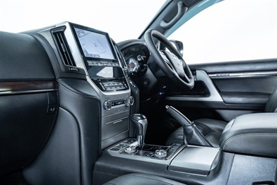 2017 Toyota Landcruiser - Thumbnail