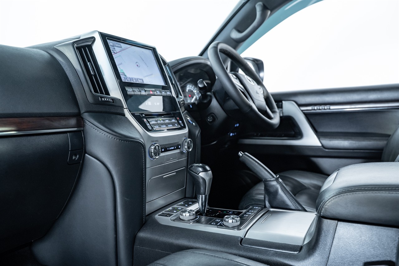 2017 Toyota Landcruiser