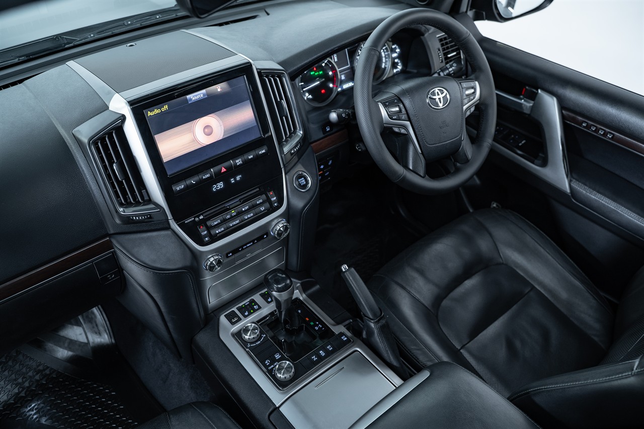 2017 Toyota Landcruiser