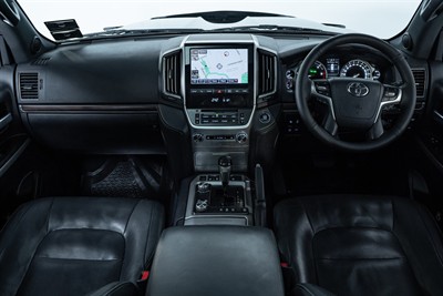 2017 Toyota Landcruiser - Thumbnail