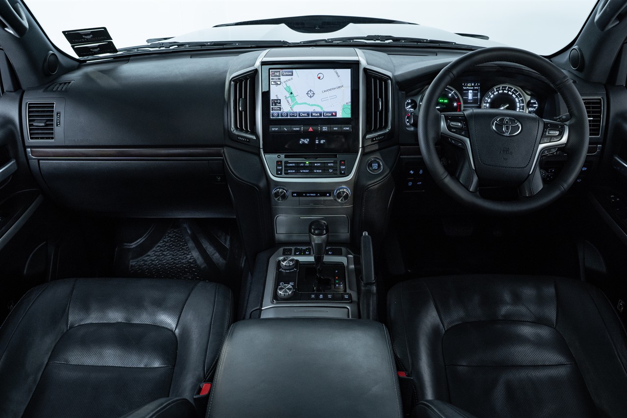 2017 Toyota Landcruiser