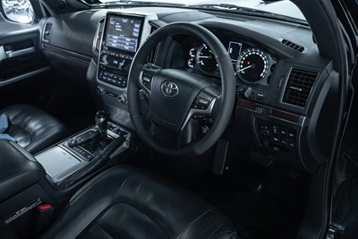 2017 Toyota Landcruiser - Thumbnail