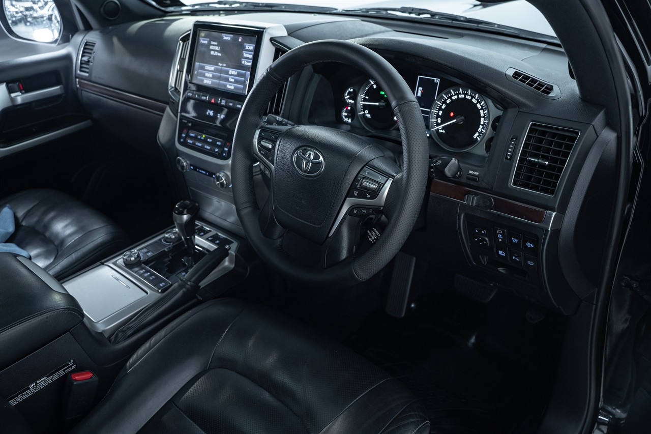 2017 Toyota Landcruiser