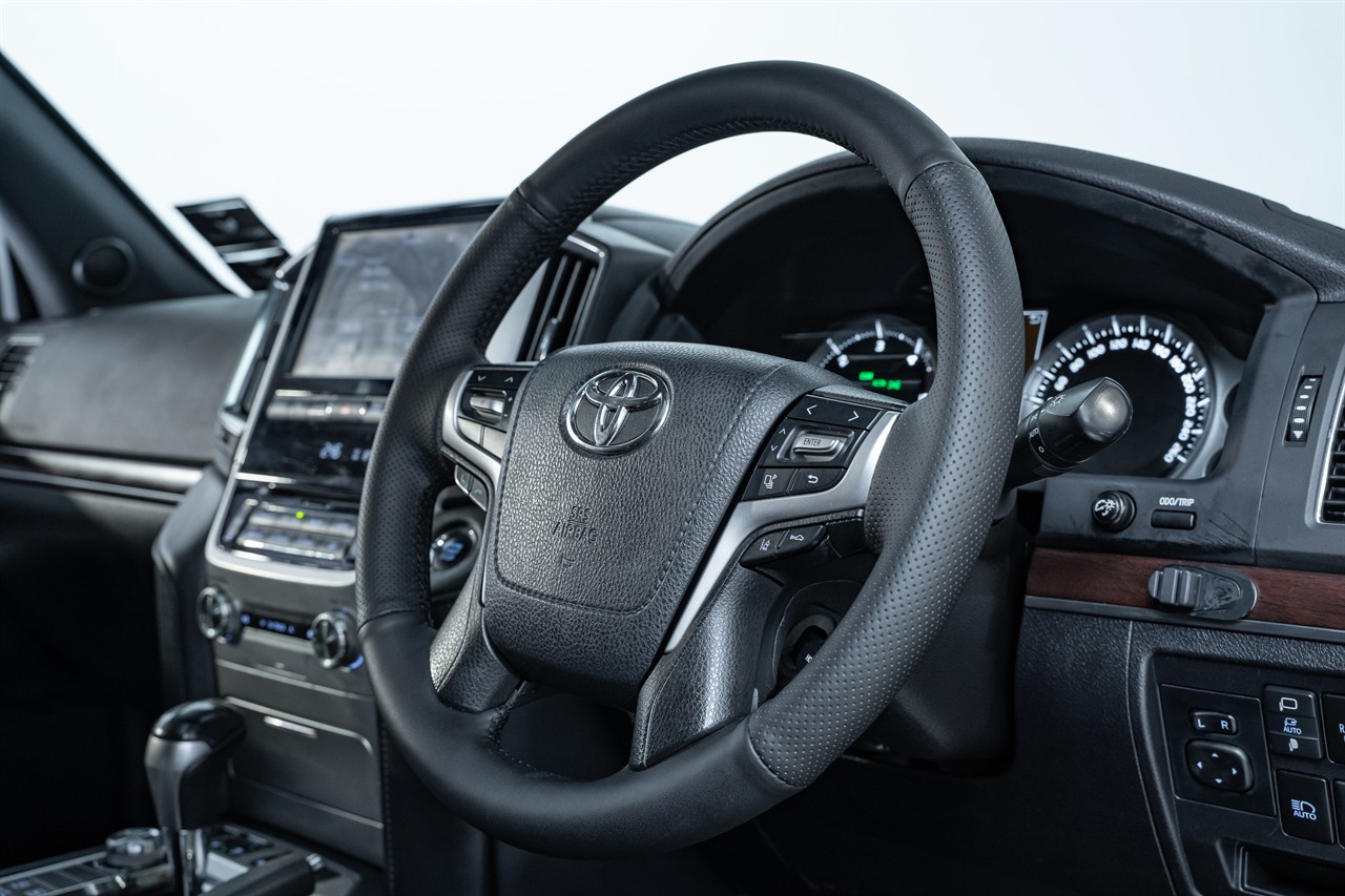 2017 Toyota Landcruiser