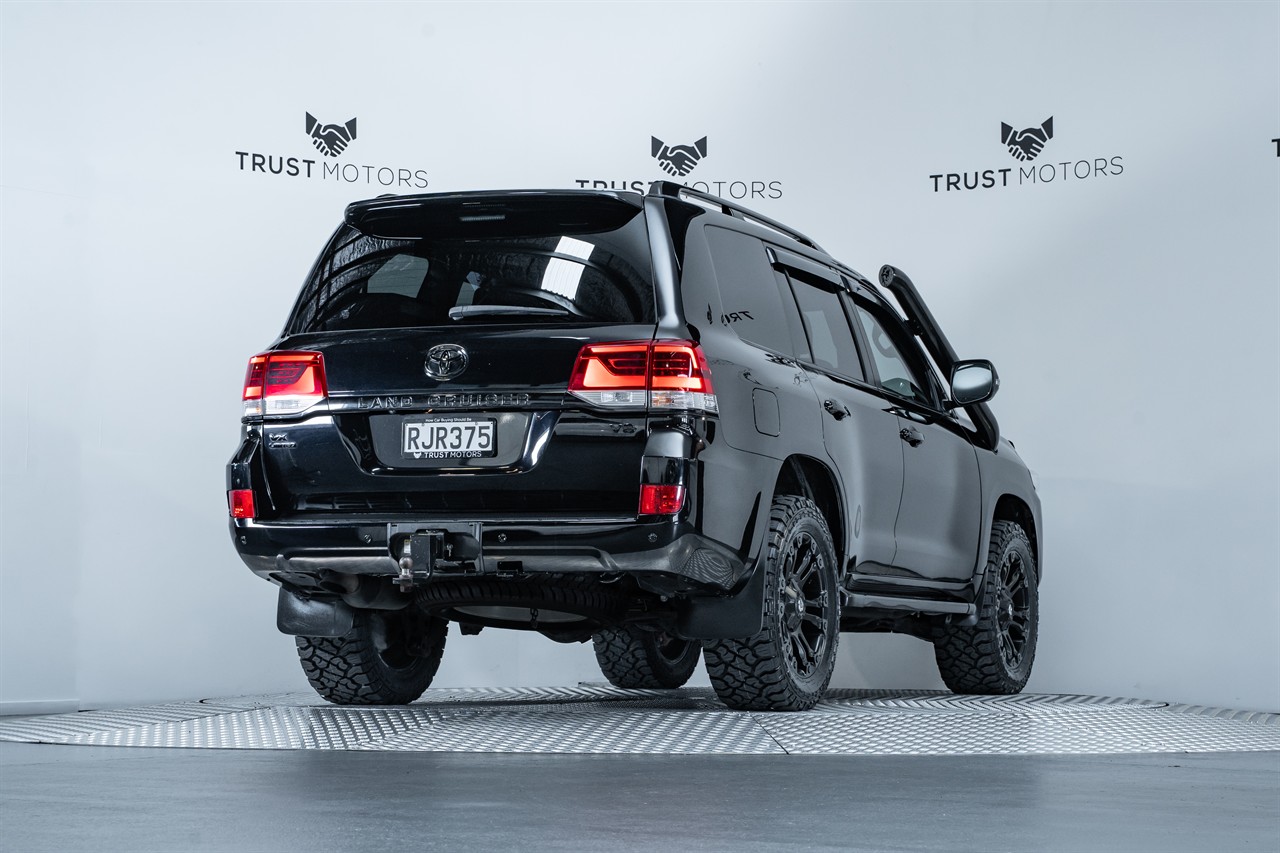 2017 Toyota Landcruiser