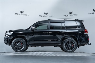 2017 Toyota Landcruiser - Thumbnail