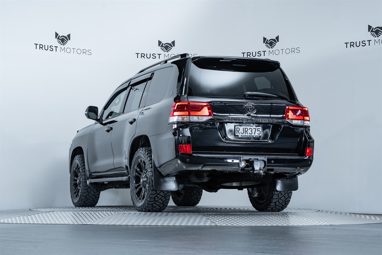 2017 Toyota Landcruiser