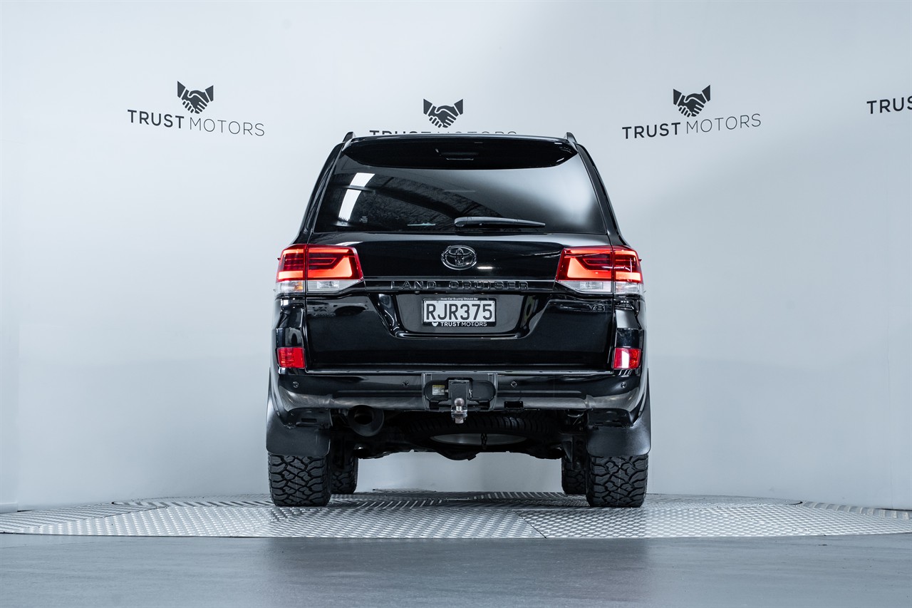 2017 Toyota Landcruiser