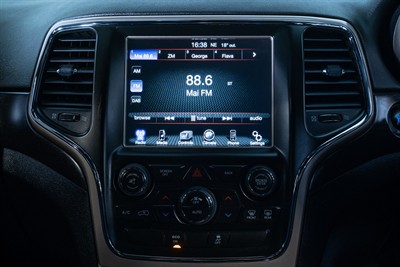 2015 Jeep Grand Cherokee - Thumbnail