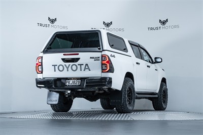 2022 Toyota Hilux - Thumbnail