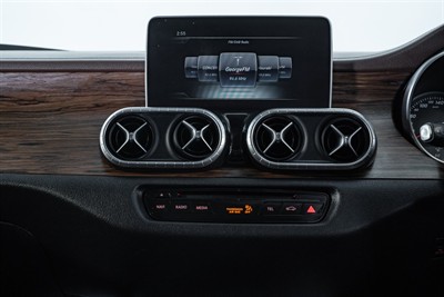 2020 Mercedes-Benz X-Class - Thumbnail