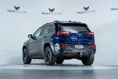 2016 Jeep Cherokee - Thumbnail