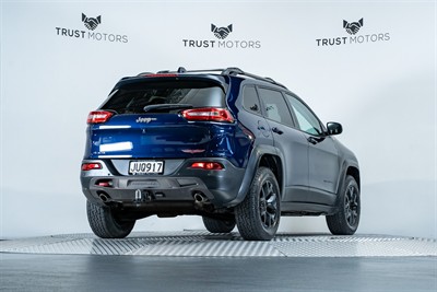 2016 Jeep Cherokee - Thumbnail