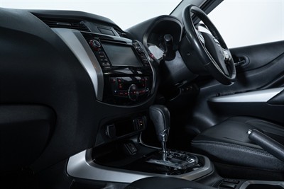 2019 Nissan Navara - Thumbnail
