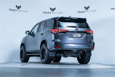 2019 Toyota Fortuner - Thumbnail