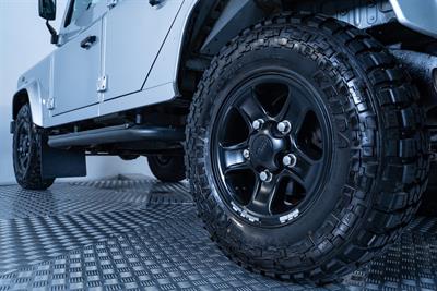 2008 Land Rover Defender - Thumbnail