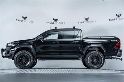 2023 Toyota Hilux - Thumbnail