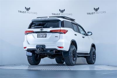 2016 Toyota Fortuner - Thumbnail