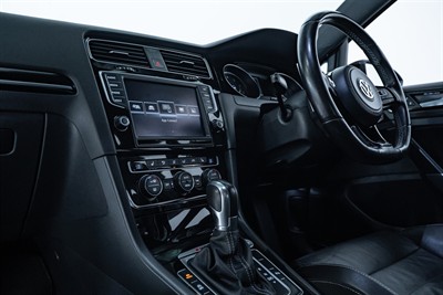 2016 Volkswagen Golf - Thumbnail