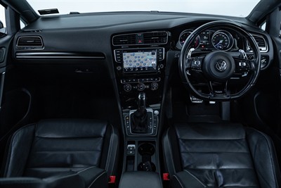 2016 Volkswagen Golf - Thumbnail