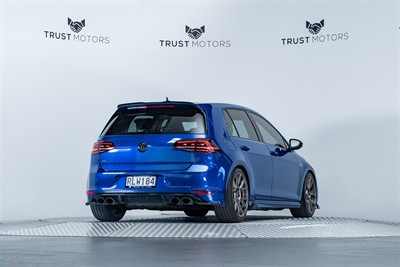 2016 Volkswagen Golf - Thumbnail