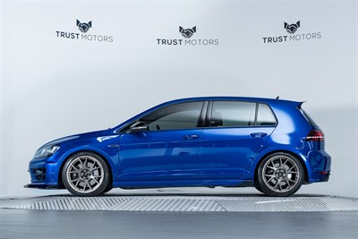 2016 Volkswagen Golf - Thumbnail