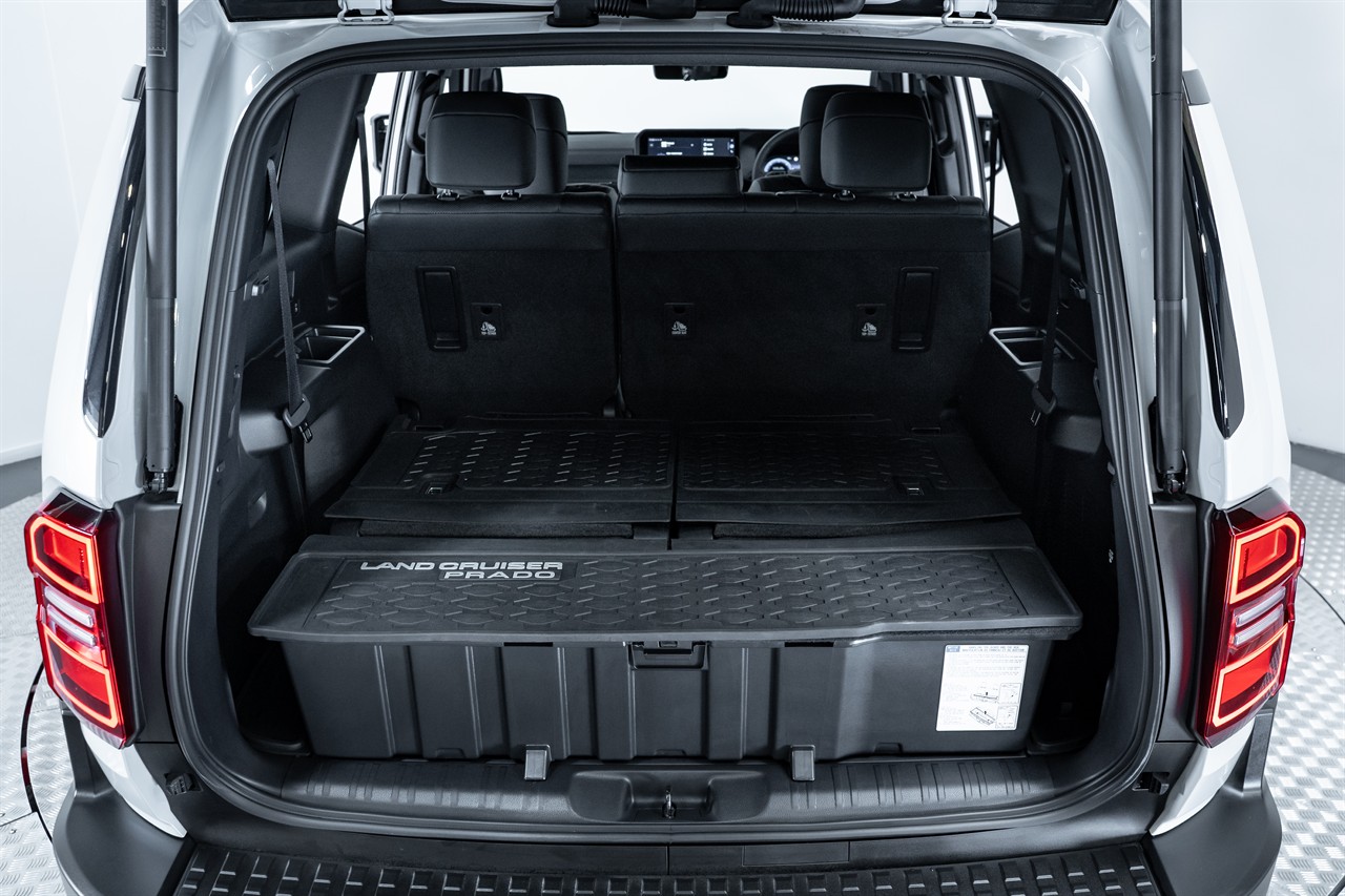 2025 Toyota Landcruiser Prado