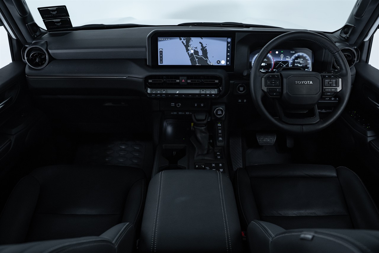 2025 Toyota Landcruiser Prado