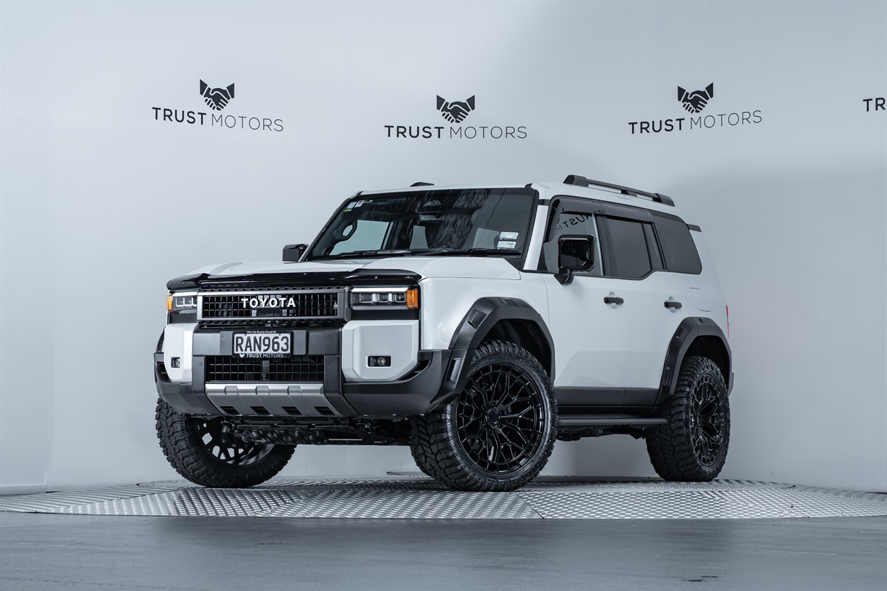 2025 Toyota Landcruiser Prado