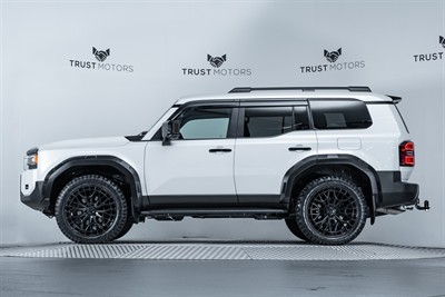 2025 Toyota Landcruiser Prado - Thumbnail