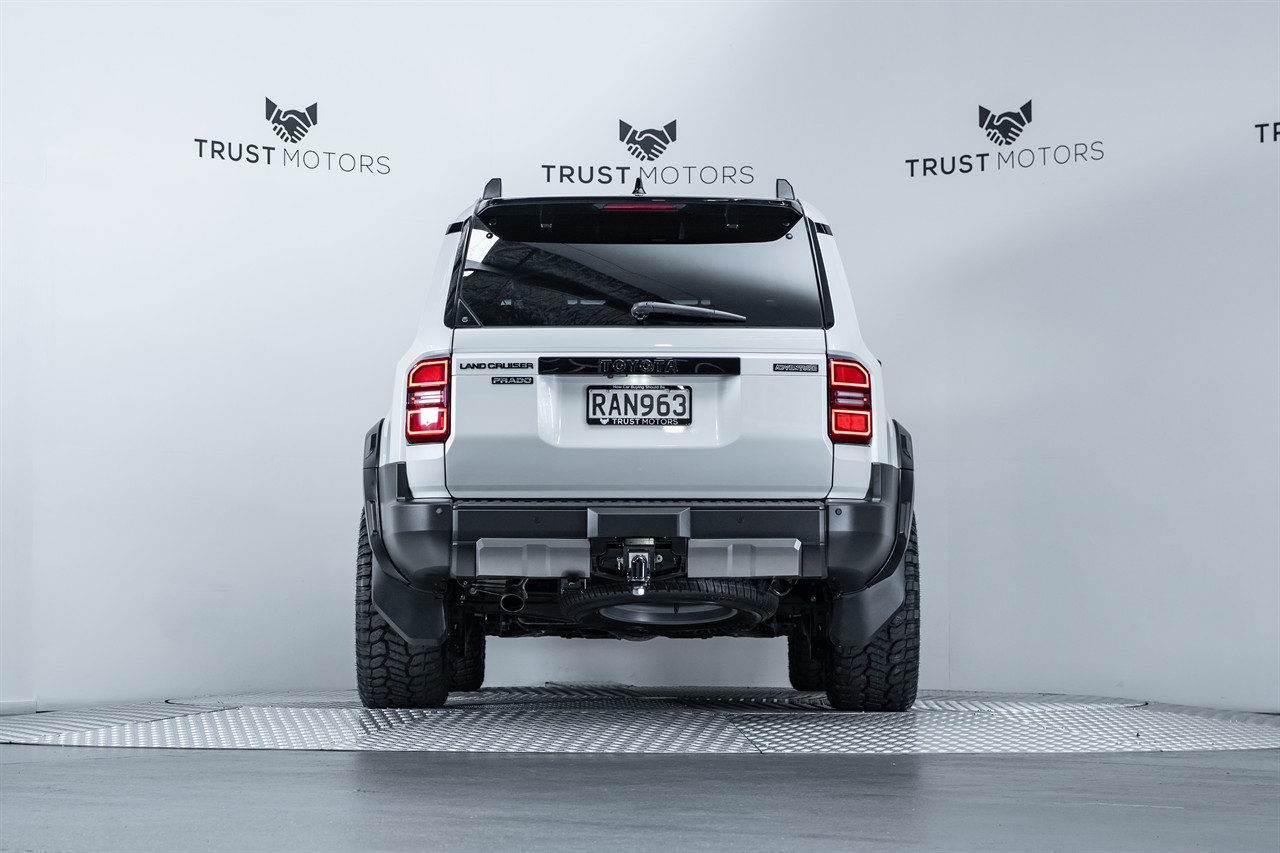 2025 Toyota Landcruiser Prado