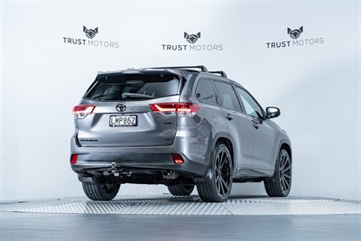 2018 Toyota Highlander - Thumbnail