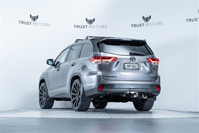 2018 Toyota Highlander - Thumbnail