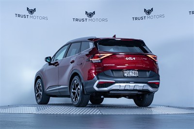 2022 Kia Sportage - Thumbnail