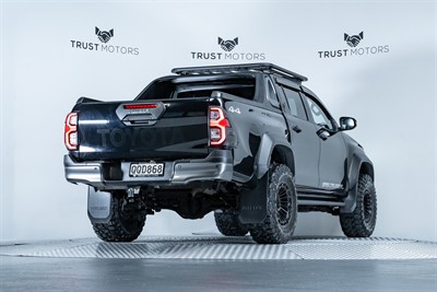 2024 Toyota Hilux - Thumbnail