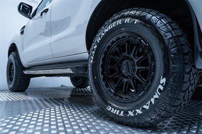 2019 Ford Everest - Thumbnail