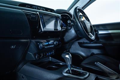 2017 Toyota Hilux - Thumbnail