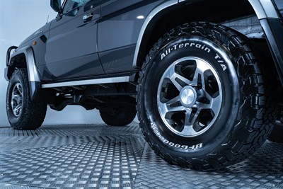 2022 Toyota Landcruiser - Thumbnail