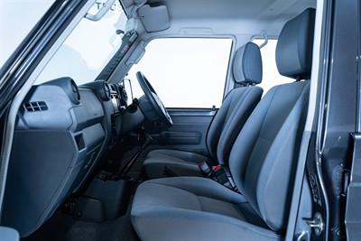 2022 Toyota Landcruiser - Thumbnail